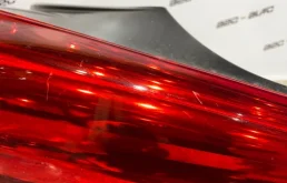 Фонарь правый для Peugeot 508 на фотографиях