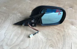 Стекла и зеркала для Subaru Legacy 2009 года на фотографиях