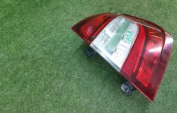 Фонарь правый для Skoda Rapid 2019 года на фотографиях