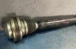 Привод передний правый для Volkswagen Passat 2014 года на фотографиях