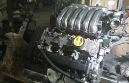 Двигатель без навесного для Renault Laguna на фотографиях