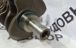 Коленвал для Toyota RAV4 2010 года на фотографиях