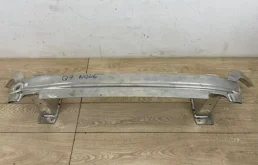 Усилитель бампера передний верхний для Audi Q7 на фотографиях