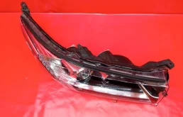 Фара правая для Toyota Highlander 2019 года на фотографиях