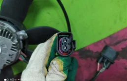 Вентилятор радиатора охлаждения ДВС для Volkswagen Golf 2012 года на фотографиях