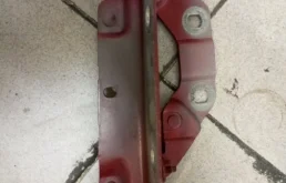 Петля капота левая для Land Rover Range Rover Evoque L538 2011-2015