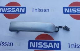 Ручка двери передняя левая внешняя для Nissan Note 2006 года на фотографиях