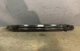 Усилитель заднего бампера для Audi Q3 на фотографиях