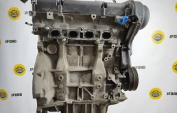 Двигатель без навесного для Volvo C30 2011 года на фотографиях