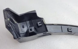 Молдинг крыла передний левый для Toyota RAV4 2018 года на фотографиях