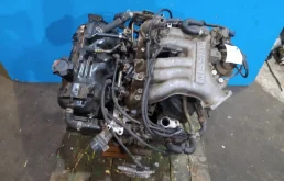 Двигатель без навесного для Nissan Pathfinder 1999 года на фотографиях