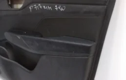 Уплотнитель передней правой двери для Hyundai Solaris 2018 года на фотографиях