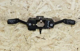 Подрулевой переключатель для Skoda Rapid 2017 года на фотографиях