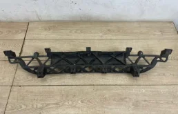 Кронштейн заднего бампера левый для Audi Q7 на фотографиях