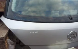 Крышка багажника для Opel Astra 2014 года на фотографиях