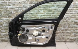 Дверь передняя правая для Mercedes-Benz E class на фотографиях