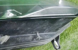 Фары для Volkswagen Touareg 2008 года на фотографиях