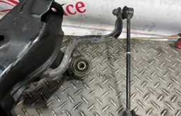 Подрамник двигателя для Hyundai i40 на фотографиях