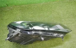 Фары для Volkswagen Touareg 2014 года на фотографиях