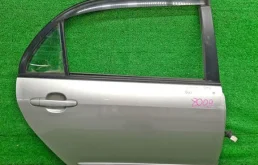 Дверь задняя правая для Toyota Corolla 2004 года на фотографиях
