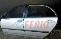 Дверь задняя левая для Toyota Corolla 2002 года на фотографиях
