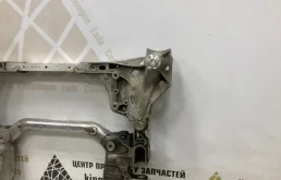 Подрамник двигателя для BMW 5er 2016 года на фотографиях