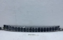 Накладка заднего бампера правая для Volkswagen Touareg 2007 года на фотографиях