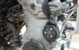 Двигатель для Nissan Tiida 2004 года на фотографиях