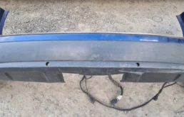 Накладка заднего бампера для Volkswagen Touareg 2007 года на фотографиях