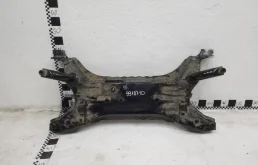 Подрамник двигателя для Mitsubishi Outlander 2016 года на фотографиях