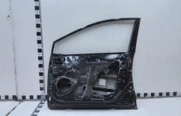 Двери для Toyota Corolla 2024 года на фотографиях