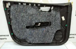 Уплотнитель передней правой двери для Hyundai Solaris 2018 года на фотографиях