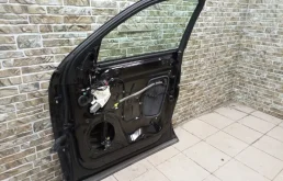Дверь передняя правая для Audi Q3 на фотографиях