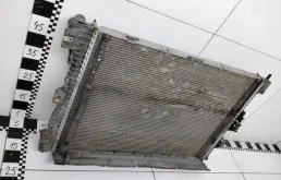Радиатор охлаждения ДВС для Ford Explorer на фотографиях