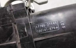 Корпус воздушного фильтра для Toyota RAV4 на фотографиях