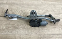 Трапеция стеклоочистителей для Audi Q3 на фотографиях