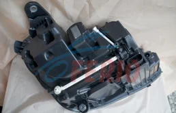 Фара правая для Mercedes-Benz E class на фотографиях