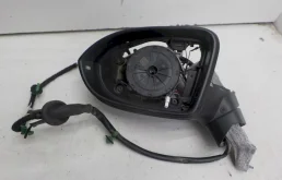 Зеркало боковое левое для Volkswagen Passat 2019 года на фотографиях