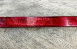 Отражатель (катафот) заднего бампера левый для Land Rover Range Rover Sport L494 2013-2017