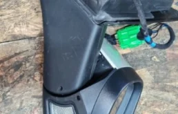 Стекла и зеркала для Volvo C30 2012 года на фотографиях