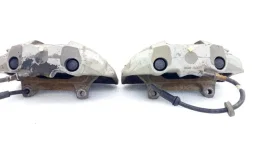 Скоба суппорта передняя для Audi A8 на фотографиях