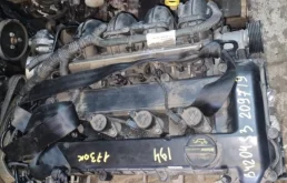 Двигатель без навесного для Volvo C30 2011 года на фотографиях