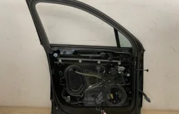 Накладка на дверь передняя левая для Audi Q7 2015 года на фотографиях