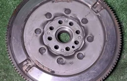 Маховик для Nissan X-Trail 2016 года на фотографиях