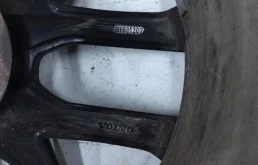 Диск колесный литой для Volvo XC90 2015 года на фотографиях