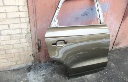 Двери для Audi Q3 на фотографиях