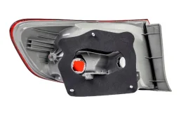 Фонарь правый для Toyota Corolla 2012 года на фотографиях