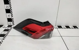 Фонарь левый для Toyota RAV4 2023 года на фотографиях