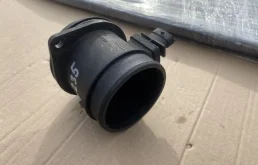 Датчик массового расхода воздуха для Volvo XC90 2012 года на фотографиях