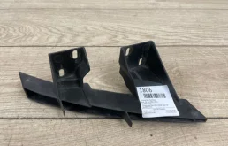 Усилитель переднего бампера для Audi Q7 2013 года на фотографиях